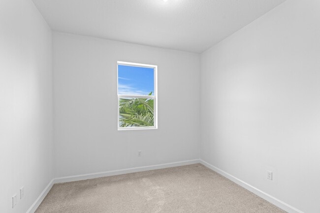 Building Photo - 4667 Hollister Ave