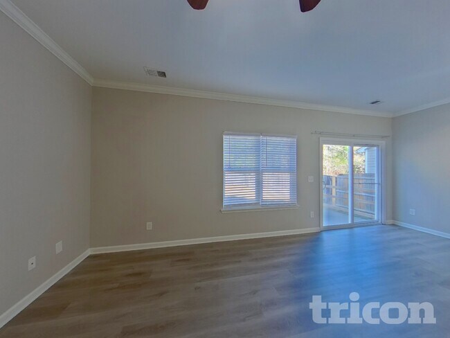 Building Photo - 369 Drooping Leaf Rd