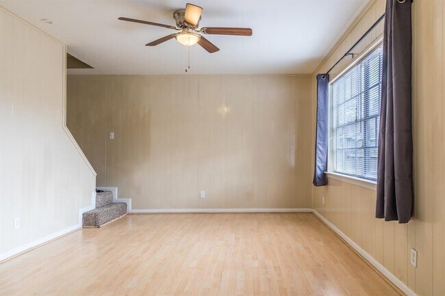 Building Photo - 7123 S Gessner Rd