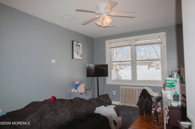 Building Photo - 295 Roosevelt Ave