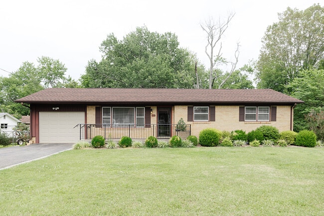 Primary Photo - 801 Sunny Ln