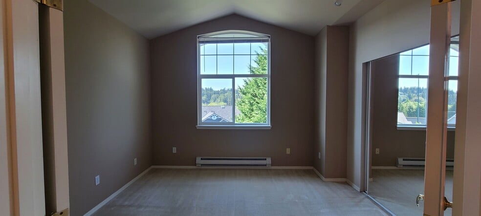 Building Photo - 16125 Juanita Woodinville Way NE