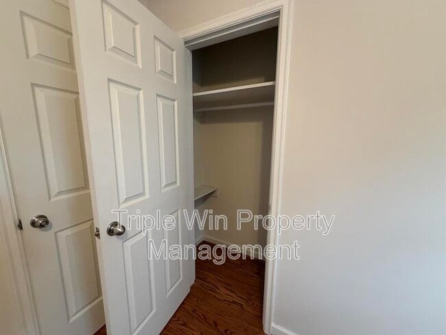 Building Photo - 1045 N Florissant Rd