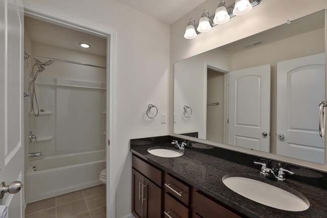 Building Photo - 12009 Landon Dr