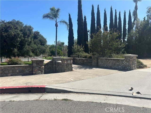 Building Photo - 655 S Glassell St