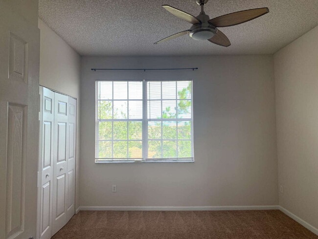 Building Photo - 3BR | 2 BA | 1-Car Las Palmas Townhome