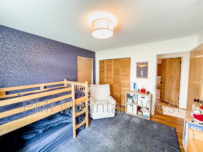 Building Photo - 2323 Bryan Ave