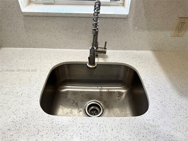 Building Photo - 1837 NW 17th Ave