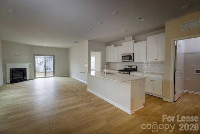 Building Photo - 1709 Heron Ct