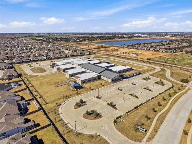 Building Photo - 26038 Palmdale Estate Dr