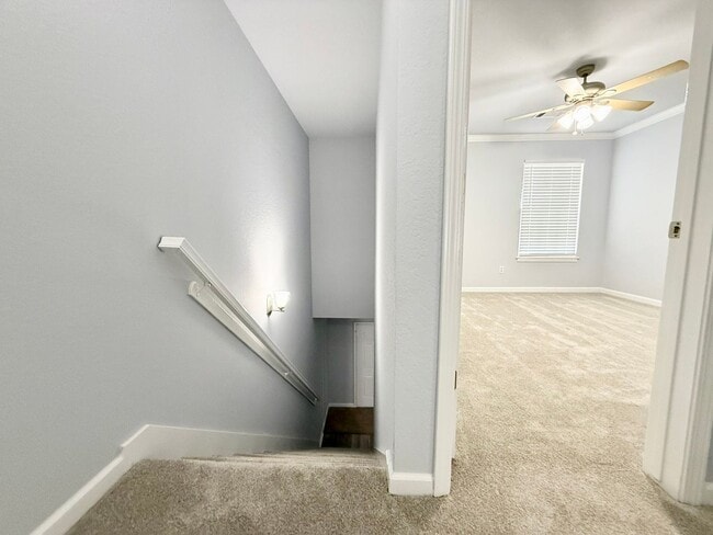 Building Photo - ***611 B Grove***
