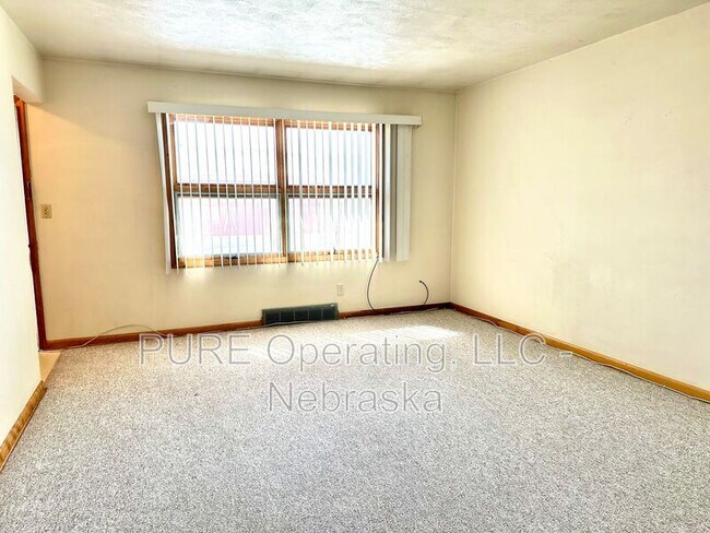 Building Photo - 2205 Lindyview Rd