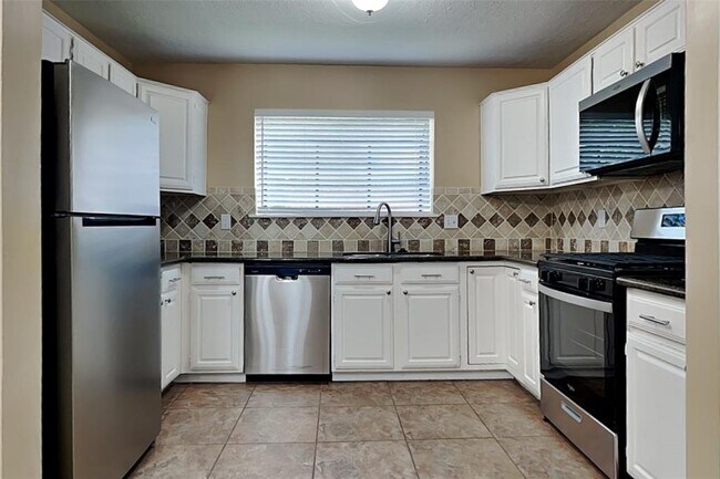 Building Photo - 151 E Pathfinders Cir