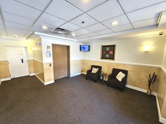 Building Photo - 655 Perrie Dr