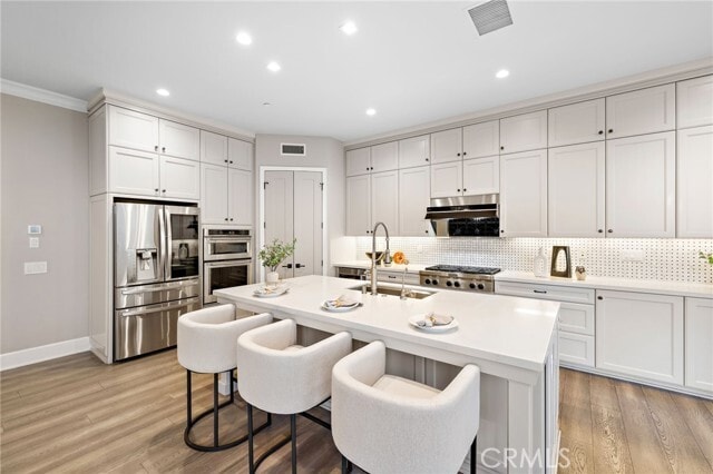 Building Photo - 168 Bellini