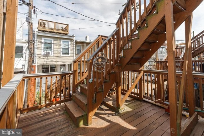 Building Photo - 603 S Streeper St