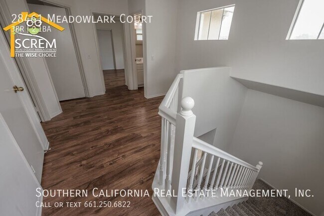 Building Photo - Three Bedroom Mayfair Home in Valencia