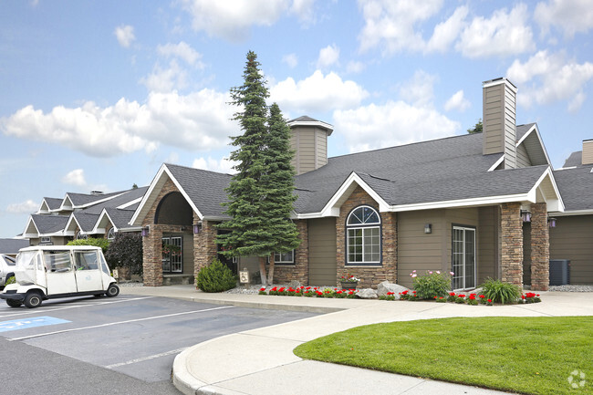 Clubhouse - Graymayre Crossing Apartments