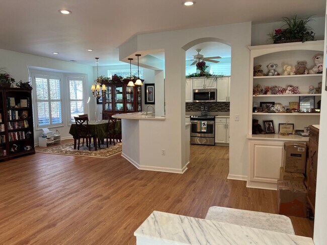 Building Photo - Two Bedroom, Two Bath UNFURNISHED Home in ...