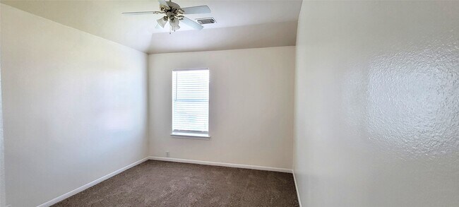 Building Photo - 8801 Sun Haven Ln