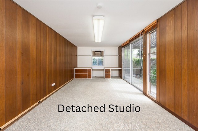 Building Photo - 1717 Riverside Dr