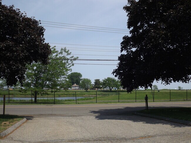 Building Photo - 1165 Stratford Rd