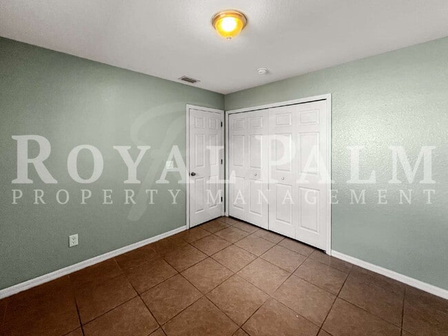 Building Photo - 1909 SW Santa Barbara Pl