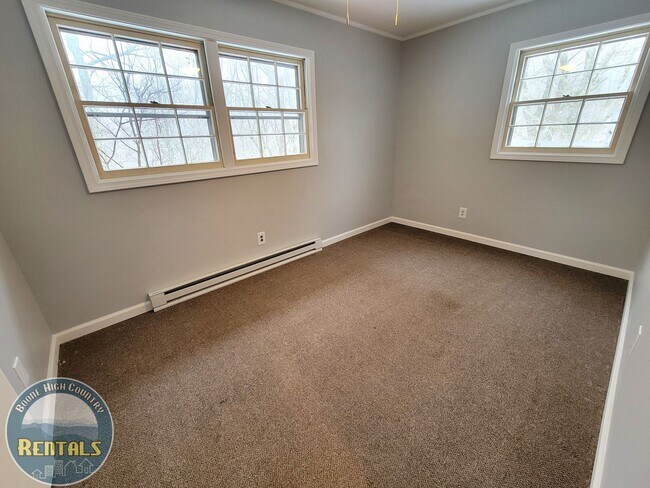 Building Photo - 2 Bedroom Home in Boone