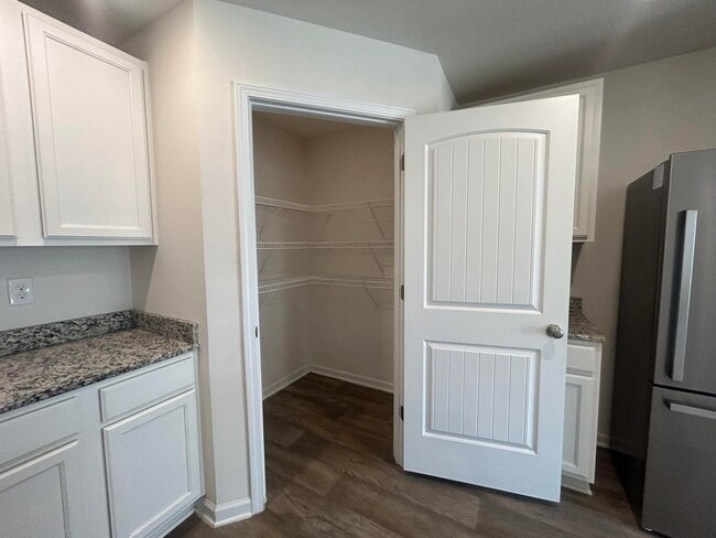 Building Photo - 916 Merganser Way