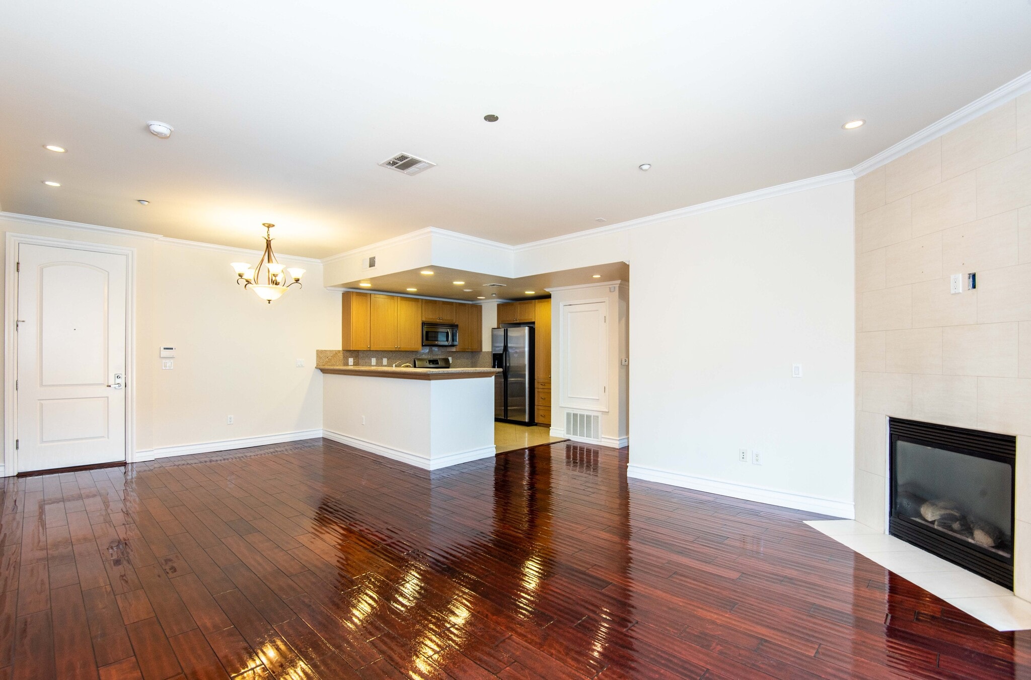 Building Photo - 4871 Klump Ave