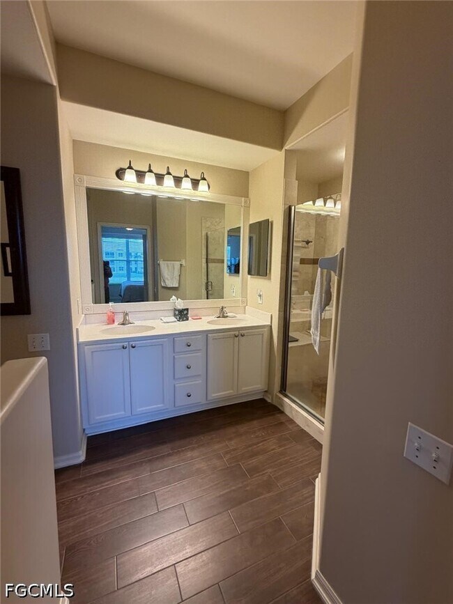 Building Photo - 9100 Southmont Cove