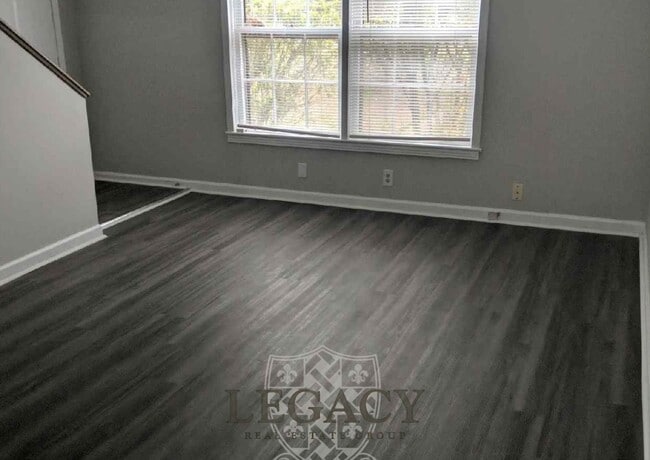 Building Photo - 748 Holder Dr