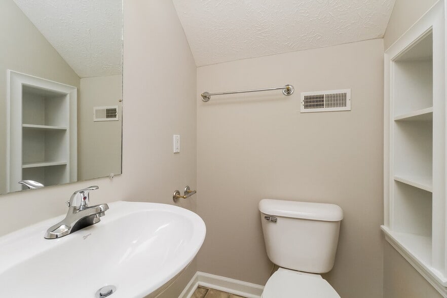 Building Photo - 378 Meigs Dr