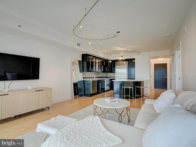 Building Photo - 1111 19th St N