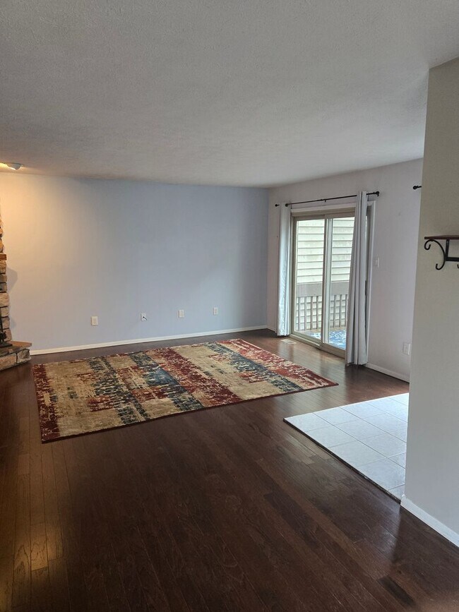 Building Photo - Monroeville Townhome for rent