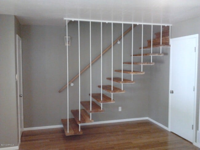 Building Photo - 1302 E Maryland Ave