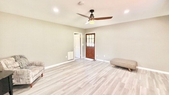 Building Photo - Lovely Country Setting Guest Home Unit on ...