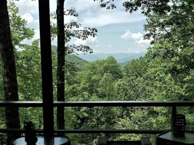 Building Photo - 328 Possum Trot Trail