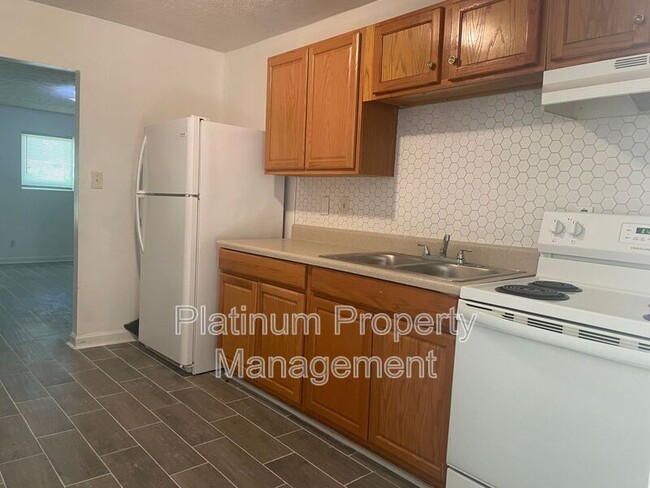 Building Photo - 543 Springwood Dr