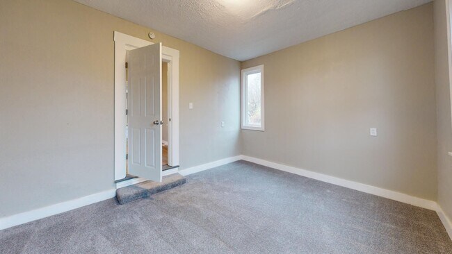 Building Photo - 3218-22 Walton