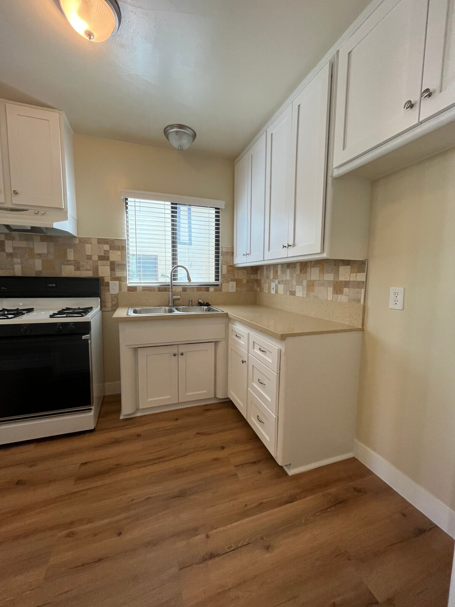 Building Photo - 7972 Farm St