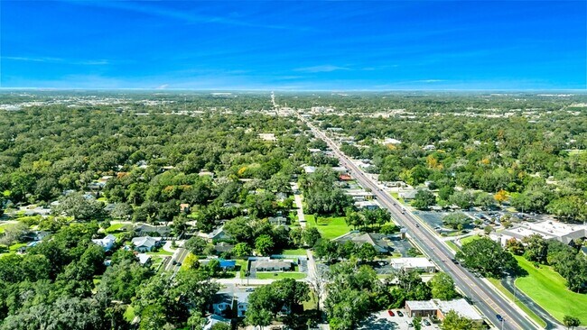 Building Photo - 37 SE 15th Terrace