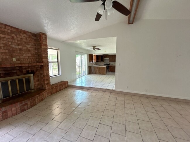 Building Photo - 2803 Greystone Dr