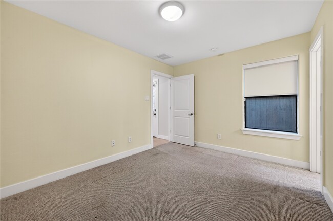 Building Photo - 4608 Nett St