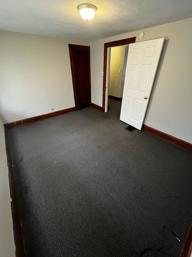 Building Photo - 108 N McKinley Ave