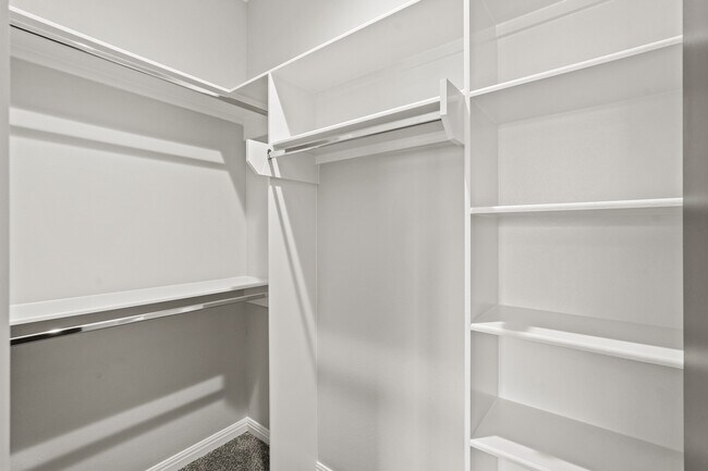 Building Photo - 2113 St Charles St