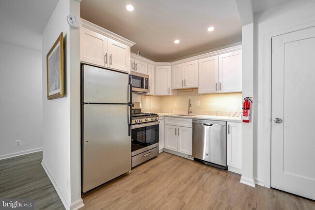 Primary Photo - 4515 Willard Ave