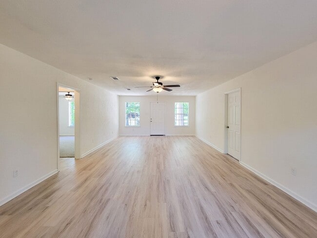 Building Photo - BEAUTIFUL RECENTLY REMODELED LEASE HOME IN HUNTSVILLE, TEXAS