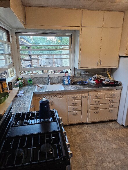 Building Photo - 3265 Hillview Ln