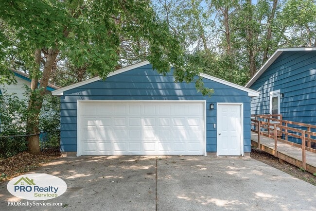 Building Photo - 5 Bedroom Home in Crystal